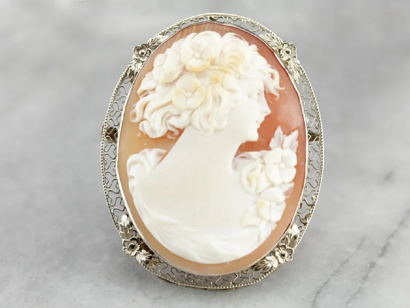 Vintage Romantic Cameo Brooch or Pendant